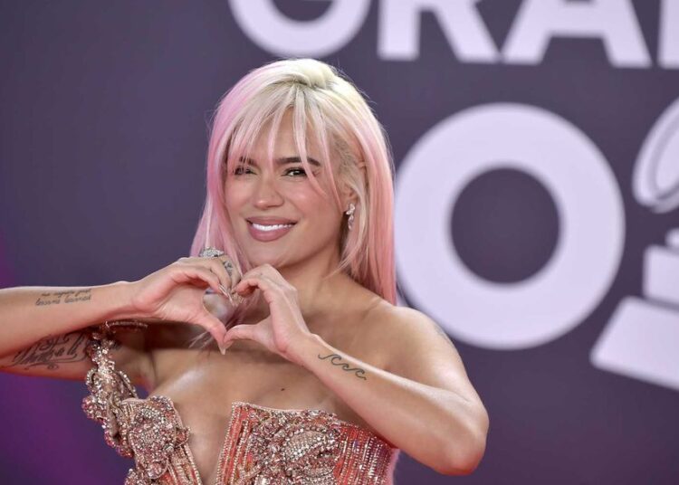 Karol G faz história no Coachella como a primeira mulher latina a ser atração principal – aqui está o setlist completo