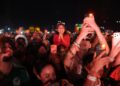 Karol G no Coachella foi um sucesso global. No entanto, outros artistas estrangeiros temem viajar pelos EUA