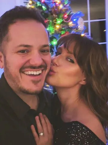 Katie Thurston aborda rumores de divórcio depois que fãs questionam o comportamento do marido Jeff Arcuri nas redes sociais