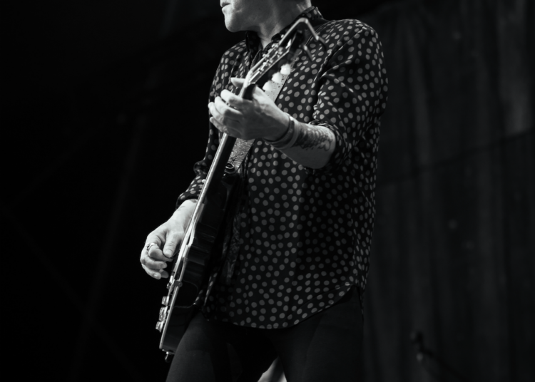 Kiefer Sutherland compartilha novo single “Goodbye California” – LiveWire Music