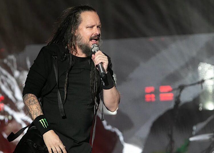 Korn dá nova música “Reward the Scars” sua estreia ao vivo, revela o videoclipe