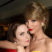 Lena Dunham dá um doce reconhecimento a Taylor Swift em novo livro de memórias: ‘Você canta as músicas para as quais escrevi este livro’