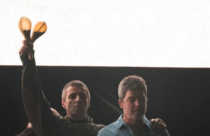 Liam Gallagher insiste que Oasis iria ‘se separar novamente’ se fizessem novas músicas