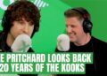 Luke Pritchard fala sobre perda de audição em um ouvido, novas músicas e comemoração de 20 anos de…