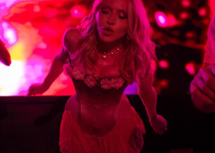 Madonna estreia nova música em aparição surpresa no The Abbey com MISTR