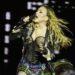 Madonna oferece recompensa por itens perdidos após apresentação surpresa no Coachella
