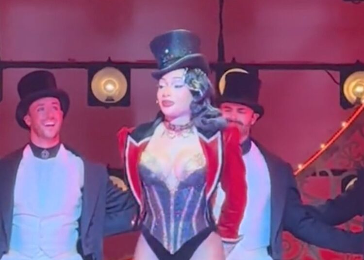 Megan Thee Stallion desmorona durante show da Broadway horas depois de confirmar a separação de Klay Thompson