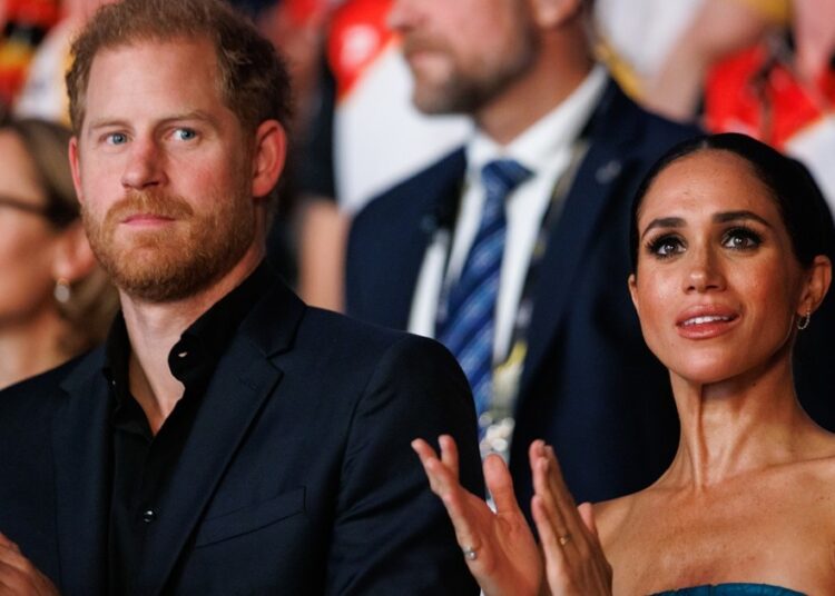 Meghan Markle e o príncipe Harry comprometeram as relações reais - especialista