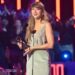 Mercadoria de 'Life of a Showgirl' de Taylor Swift alvo de disputa de marca registrada