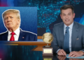 Michael Kosta classifica Trump como 'idiota imprudente' com o primeiro prêmio que ele não quer