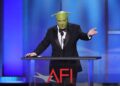Mike Myers aparece como Shrek no evento de tributo a Eddie Murphy AFI