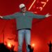 Morgan Wallen surpreende multidão de Nashville com Ella Langley e provoca “pequenas prévias” de novas músicas