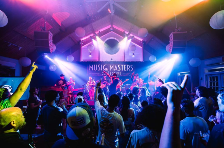 Music Masters Collective: eventos musicais envolventes conectando artistas e participantes por meio de artesanato e comunidade