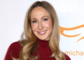 Nikki Glaser admite que foi humilhada depois de ser expulsa de ‘Dancing With The Stars’