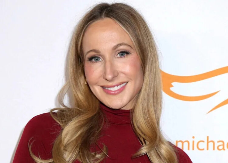 Nikki Glaser admite que foi humilhada depois de ser expulsa de ‘Dancing With The Stars’