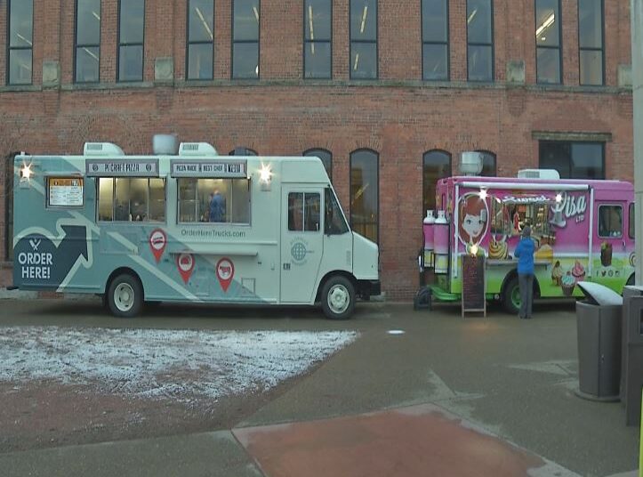 Novos food trucks e música ao vivo retornam à Larkin Square neste verão