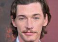 O ator de 'Landman' Jacob Lofland surpreende os fãs com habilidades de corte de cowboy na vida real