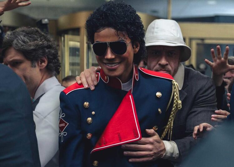 O diretor de 'Michael' diz que isso mostra um lado de Michael Jackson que nunca vimos
