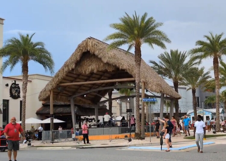 O oásis de entretenimento ao ar livre para caminhar na Flórida é uma joia de Kissimmee, com restaurantes, lojas e um parque aquático