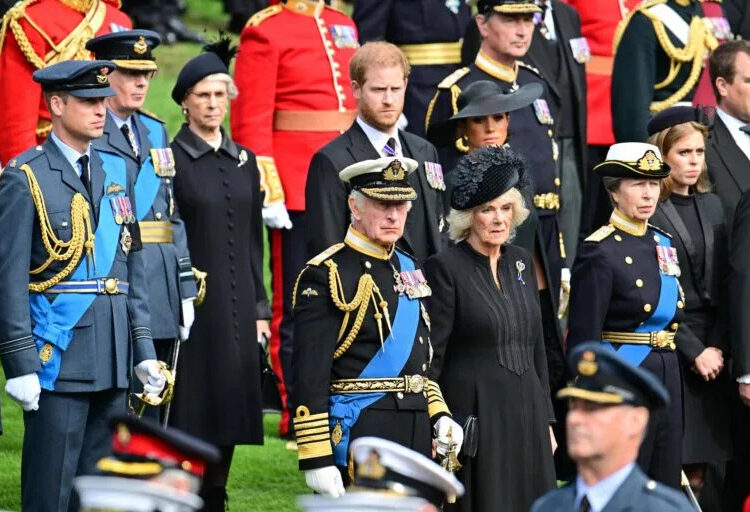 O príncipe Harry e Meghan emitiram um aviso contundente sobre o futuro real de Archie e Lilibet em meio à briga do duque com o príncipe William