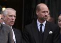 O príncipe William 'enviou uma mensagem a Andrew Mountbatten-Windsor na noite em que foi destituído de títulos reais'