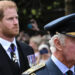 O relacionamento do príncipe Harry com o rei Charles enfrenta novo golpe, revela pesquisa