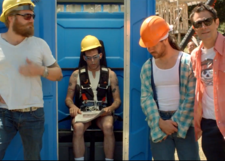 O trailer de ‘Jackass: Best And Last’ chega e é exatamente o que você espera