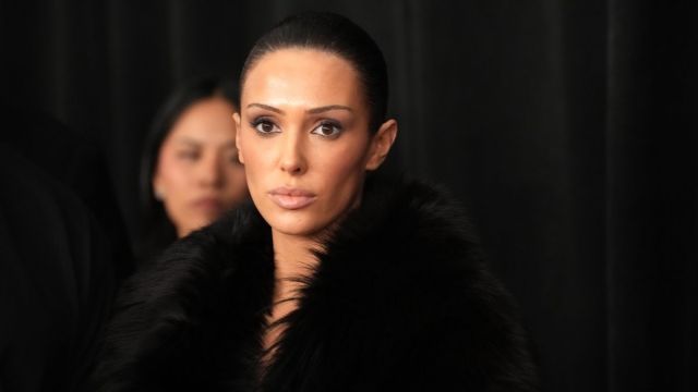 O visual do biquíni de Bianca Censori está dando vibrações ousadas de vaqueira