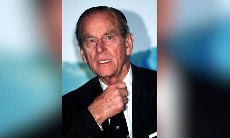 OK! Revela a tradição 'brutal' da família real que fez com que a doença do príncipe Philip fosse mantida em segredo por tanto tempo