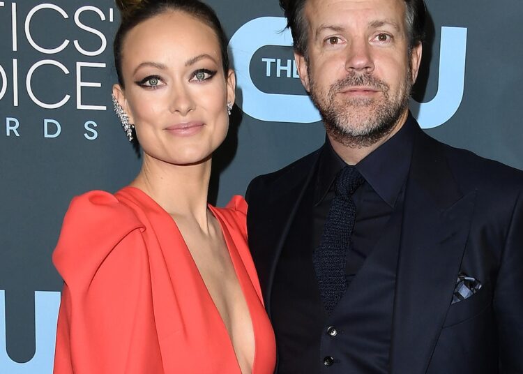Olivia Wilde e Jason Sudeikis se reúnem em meio a rumores de noivado de Harry Styles