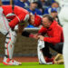 Os anjos lutam na base e no monte na derrota para o Royals – Orange County Register