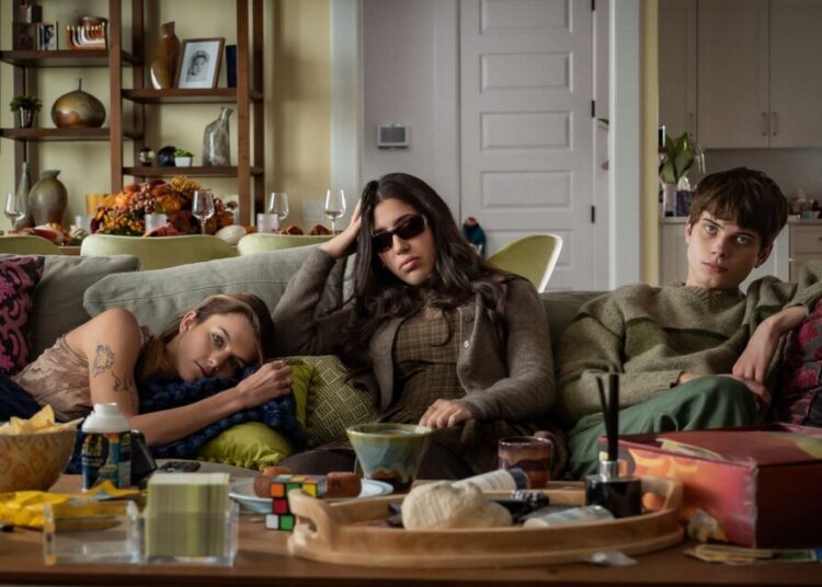 Os espectadores estão obcecados * e * irritados com este novo filme da Netflix