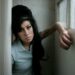 Pai de Amy Winehouse perde licitação legal para obter fundos que amigos ganharam vendendo memorabilia da cantora