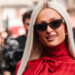 Paris Hilton usa botas ultrajantes no Coachella