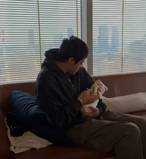 Pete Davidson diz que não pode se entregar à pornografia depois de se tornar pai