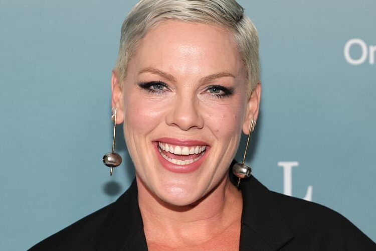 Pink será apresentadora do Tony Awards 2026 e reage a notícias surpreendentes com um vídeo engraçado | 2026 Tony Awards, Rosa, Tony Awards | Notícias e fofocas sobre celebridades | Entretenimento, fotos e vídeos