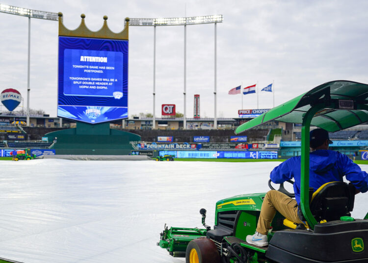 Por que o jogo Royals-Brewers foi adiado na sexta-feira