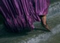 Por que o vestido roxo Saint Laurent de Beyoncé está despertando teorias de 'Limonada' e 'Ato III'