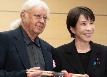 Primeiro-ministro japonês mostra profundo afeto pelo Deep Purple