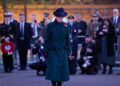 Princesa Anne participa dos serviços religiosos do Dia Anzac | O Sênior