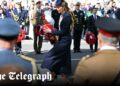 Princesa de Gales deposita coroa de flores em serviço religioso da Anzac