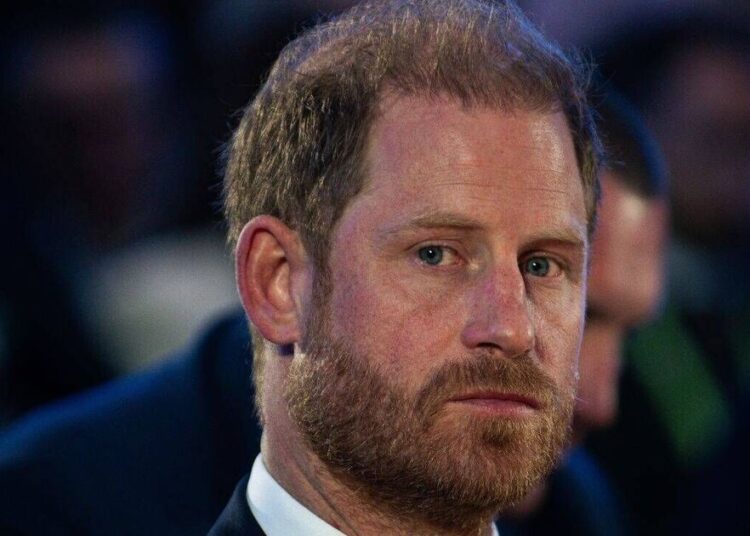 Príncipe Harry agredido por apresentador de TV furioso em uma queda brutal – TV – Entretenimento