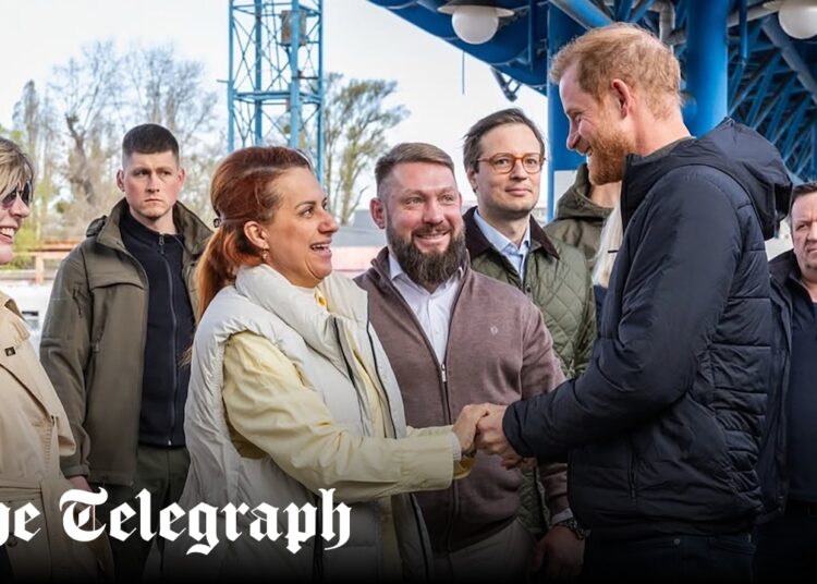 Príncipe Harry chega em visita não anunciada à Ucrânia