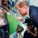 Príncipe Harry da Grã-Bretanha fala sobre lutas pela paternidade em viagem à Austrália