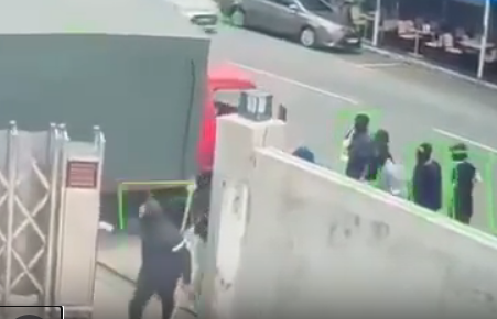 QuickCheck: Um grupo de homens mascarados invadiu uma loja de entretenimento de Cheras?