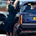Razão pela qual a realeza dirige Range Rovers – e nunca uma Ferrari ou Porsche