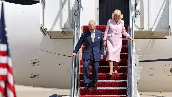 Rei Charles e Rainha Camilla se encontrarão com Trump e Melania na Casa Branca