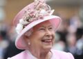 Rei Charles homenageia a falecida Rainha Elizabeth II em seu 100º aniversário