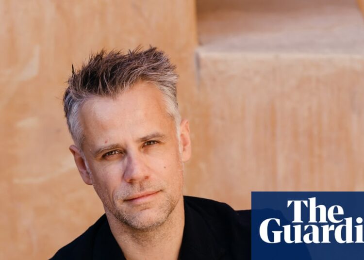 Richard Bacon pergunta às celebridades por que elas são mais famosas que ele: os melhores podcasts da semana | Podcasts