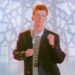 Rick Astley está feliz por nunca ter desistido: 'Fazendo músicas novas de novo, voltei à minha infância'